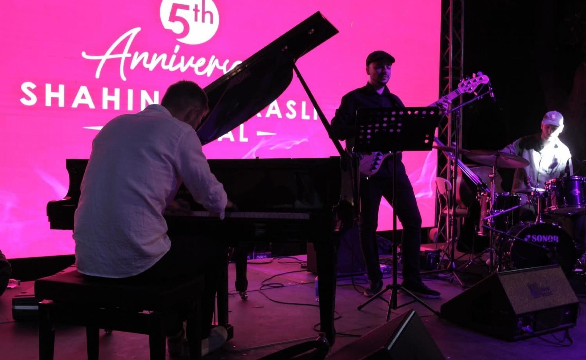Sikeres magyar jazz fusion koncert Bakuban: az Antal Gábor Trió a Shahin Novrasli Festival színpadán