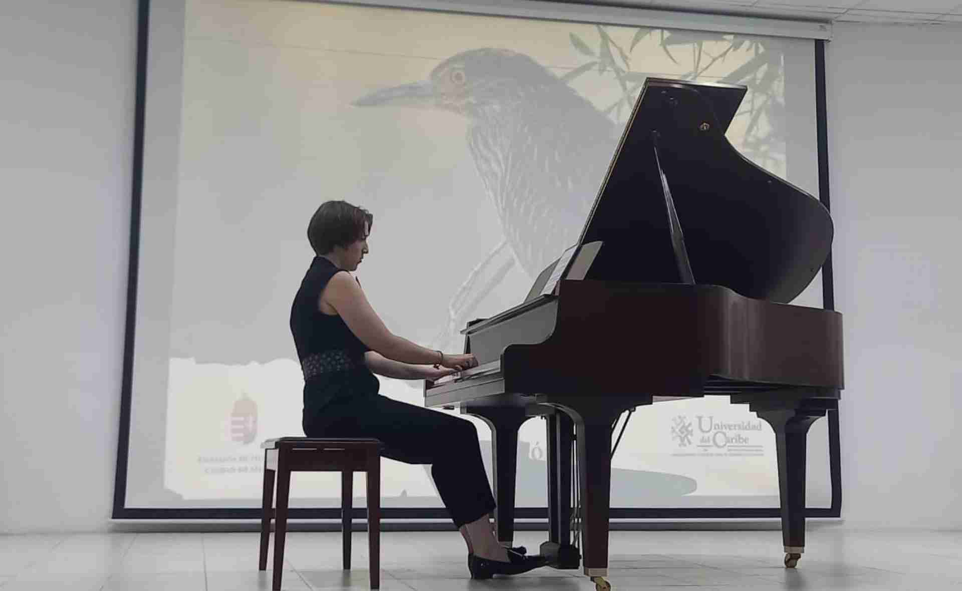 Zongorakoncert a cancúni Magyar Napokon
