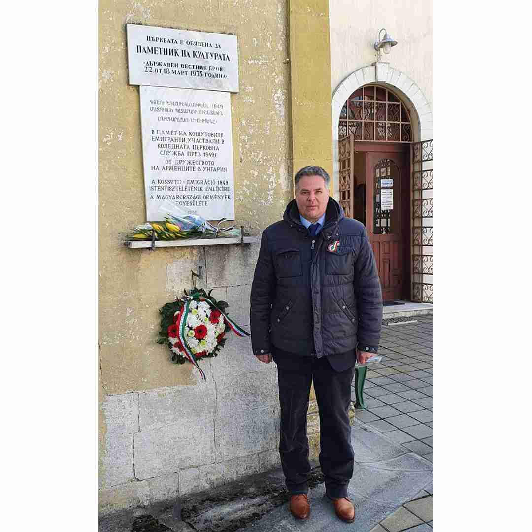 Г-н Ерик Черновиц, заместник-ръководител на дипломатическата мисия на Унгария и първи съветник в унгарското посолство пред арменската църква „Св. Богородица“, където през 1849 г. унгарският революционер и неговите сподвижници отбелязват Рождество Христово