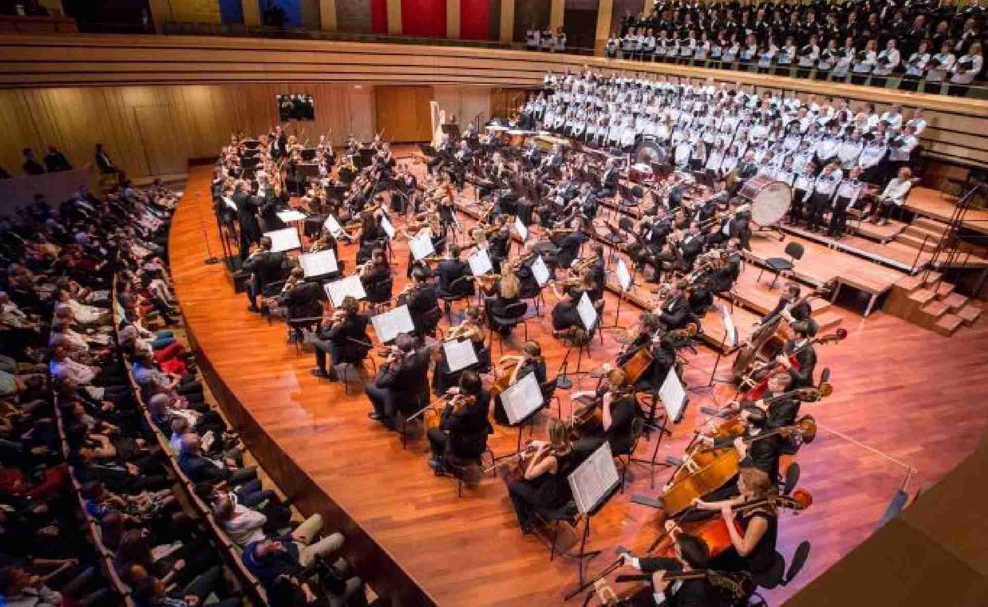 Simfonični orkester Filharmonije Zugló iz Budimpešte