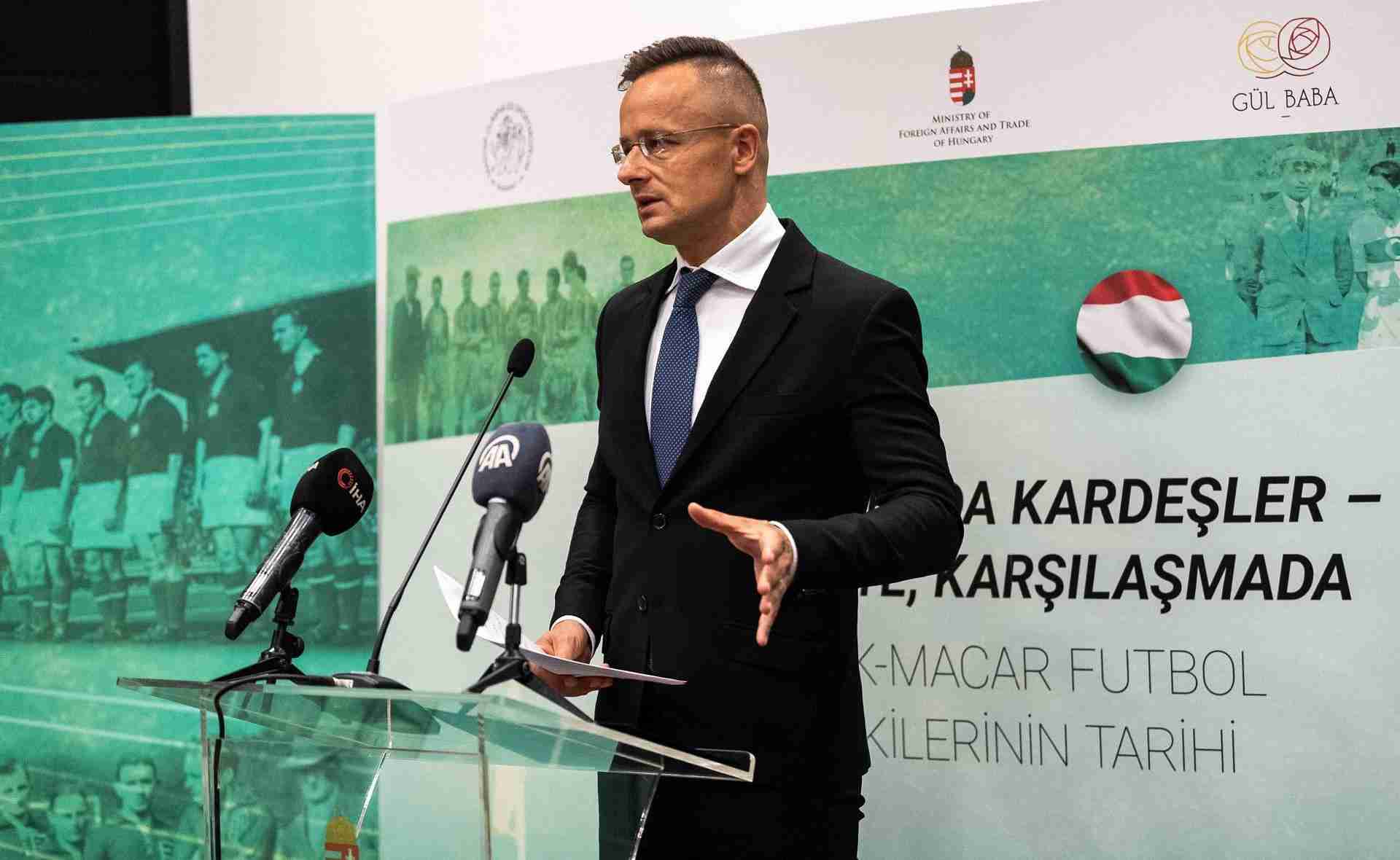 Minister of Foreign Affairs and Trade Péter Szijjártó at the exhibition opening