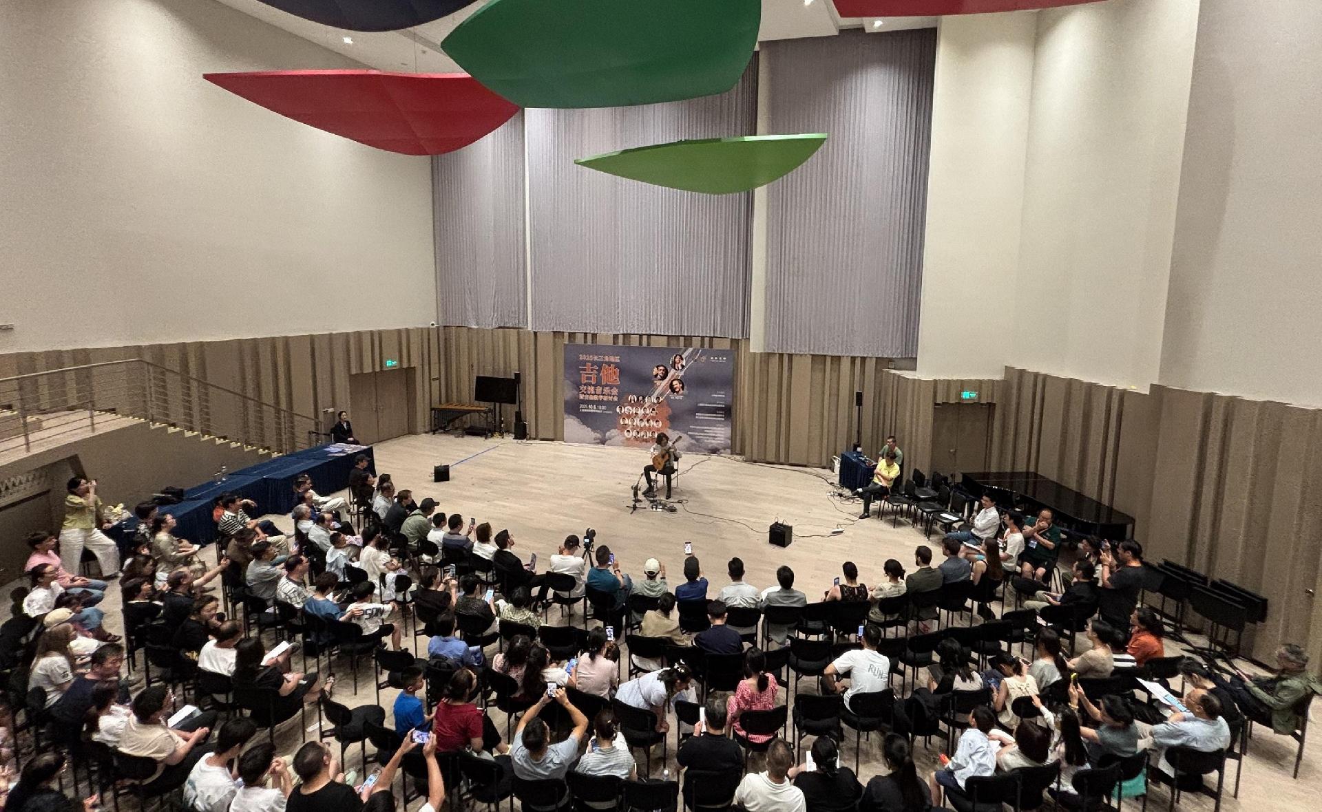 Hungarian Guitarist at the Shanghai International Autumn Music Festival
