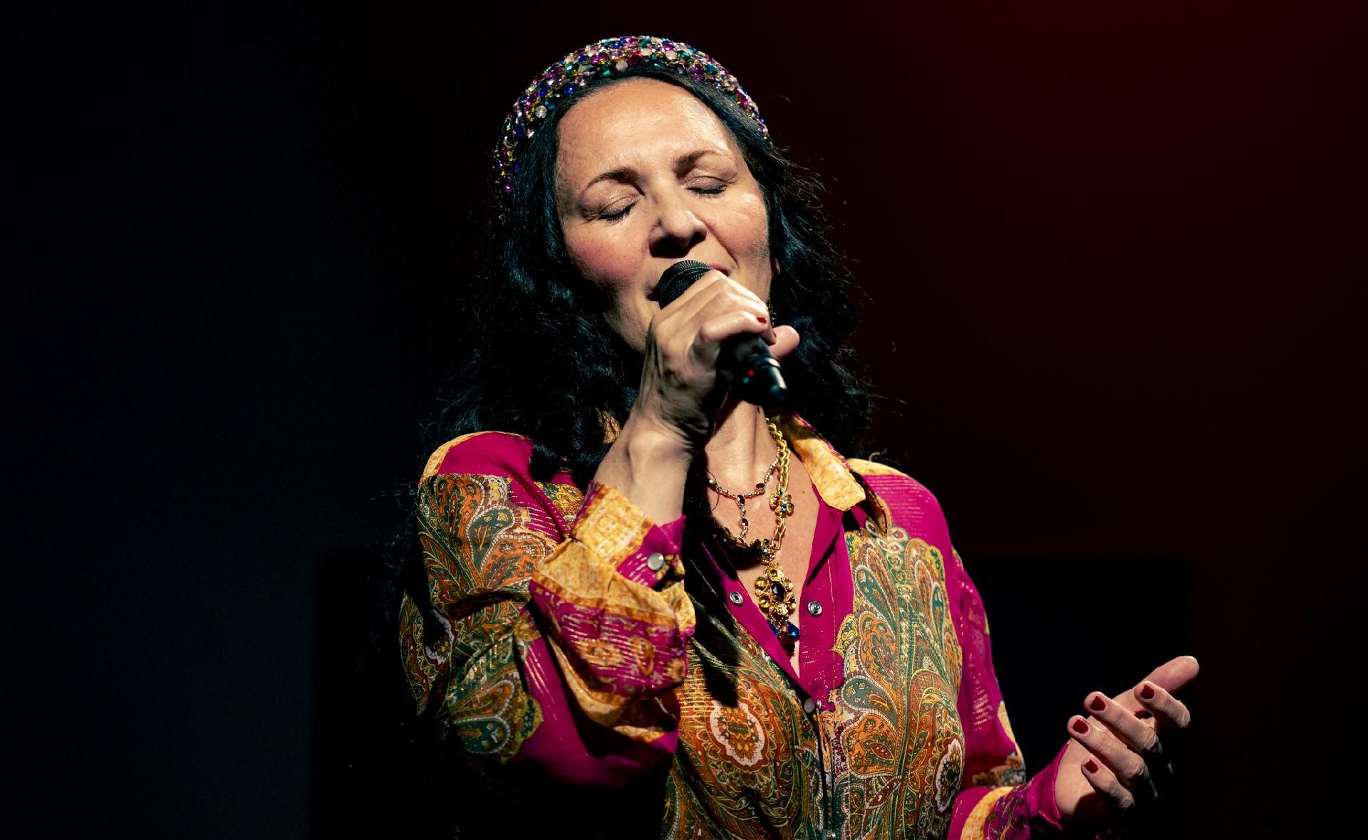 Roma Jazz & Folk est Varga Helenával