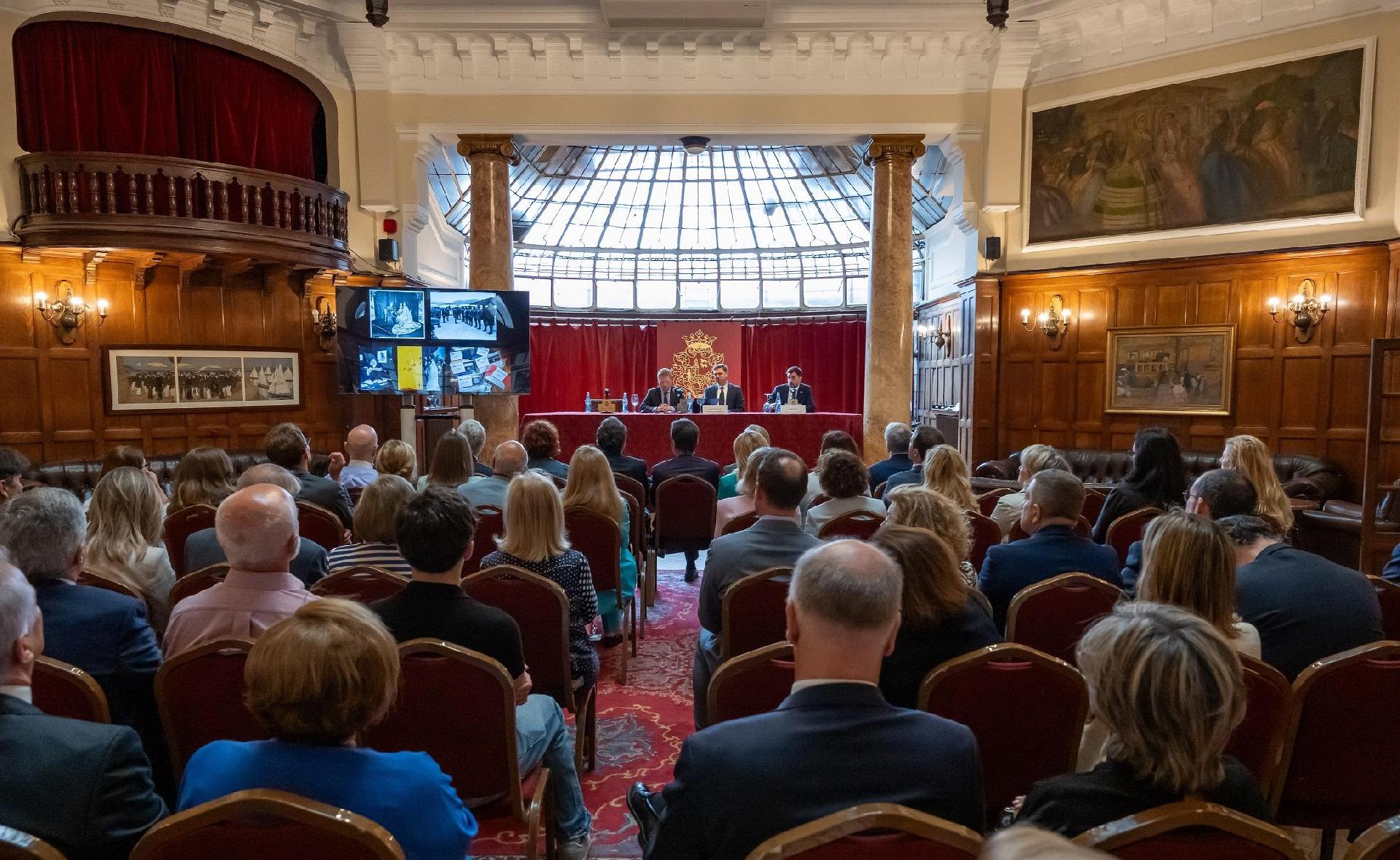Kortárs magyar szakrális művészet Santo Domingo de Silosban és Habsburg Ottó öröksége Bilbaóban