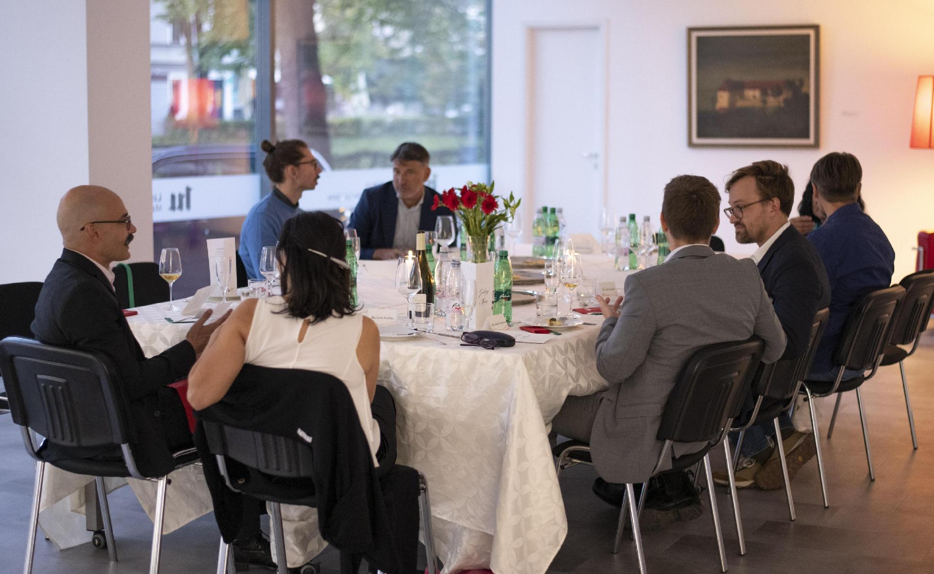 Dinner in the Gallery – szakmai vacsoraest a szlovén kiadói és irodalmi élet kiemelkedő személyiségeivel