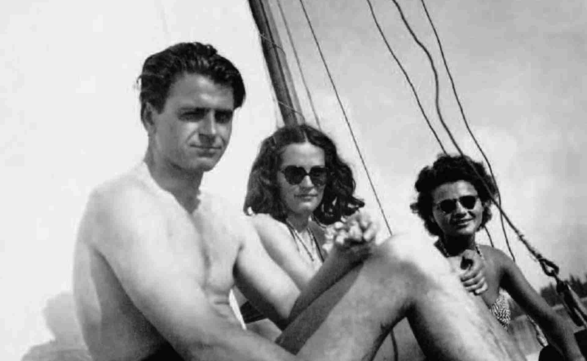Miklós Mészöly, Alaine Polcz and Rózsa Ignácz on a sailboat