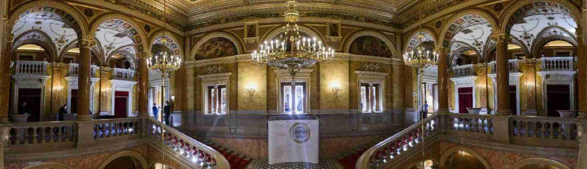 Obnovljena zgrada budimpeštanske Opere ponovno je otvorena 12. ožujka 2022. svečanim gala koncertom