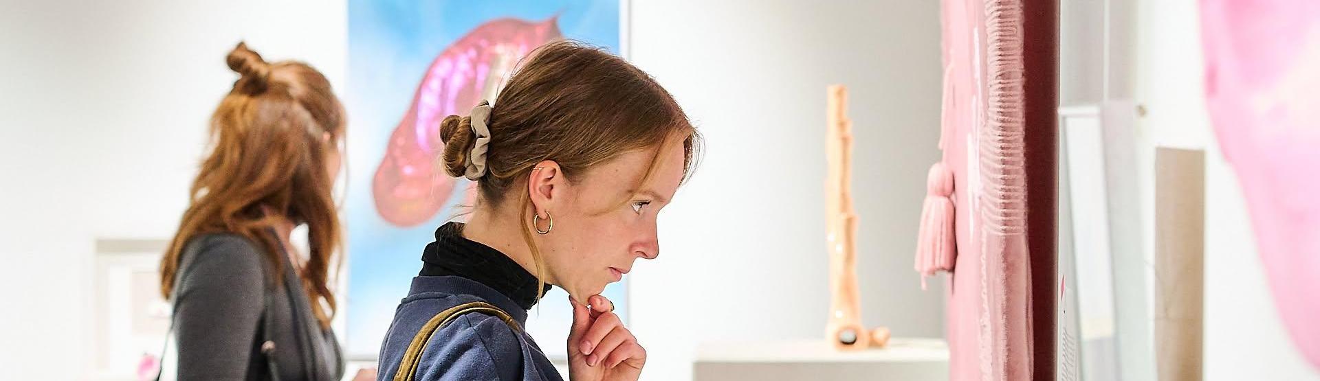 From the Bauhaus Legacy to Contemporary Art – The Collegium Hungaricum Berlin Turned Pink This Spring
