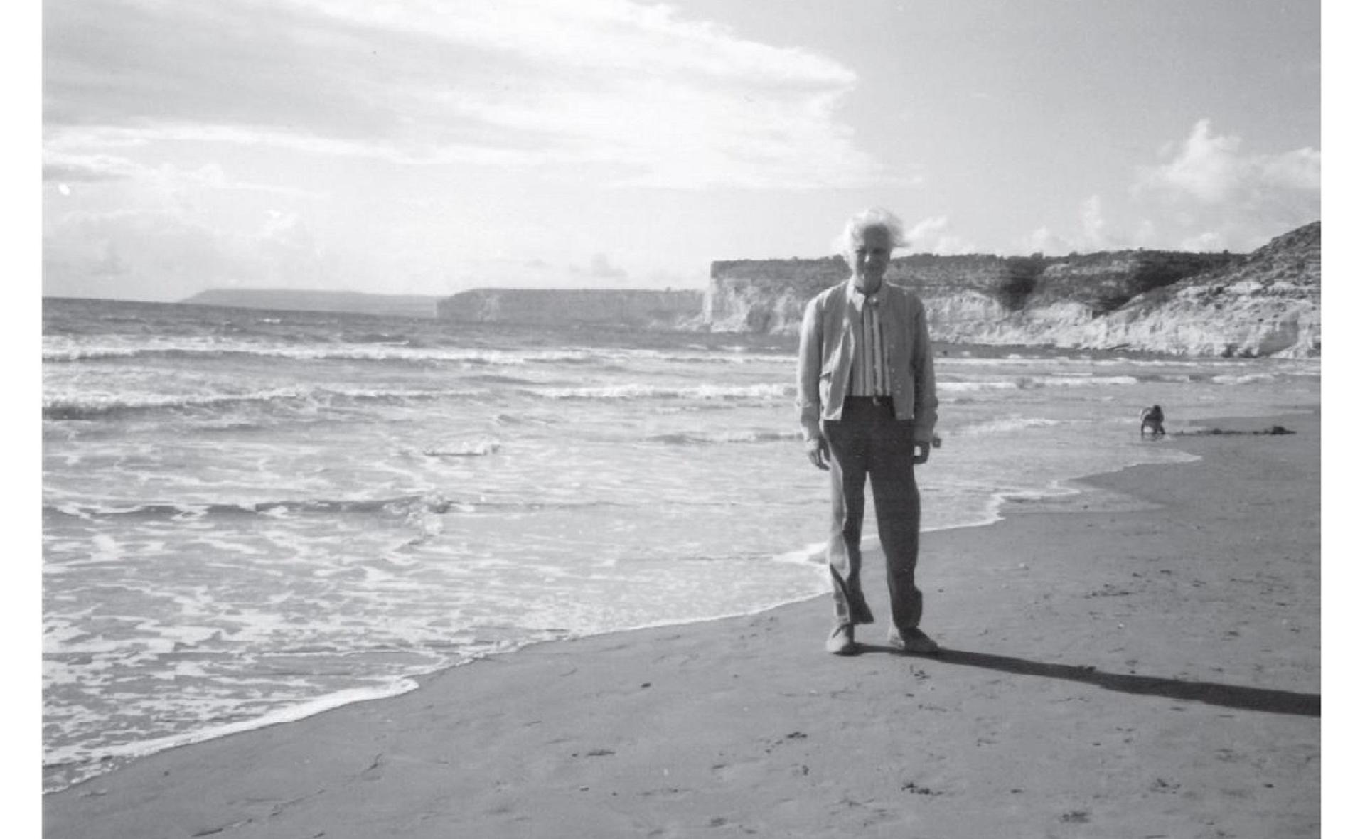 György Hazai an der Küste in Zypern (aus seinen Memoiren)