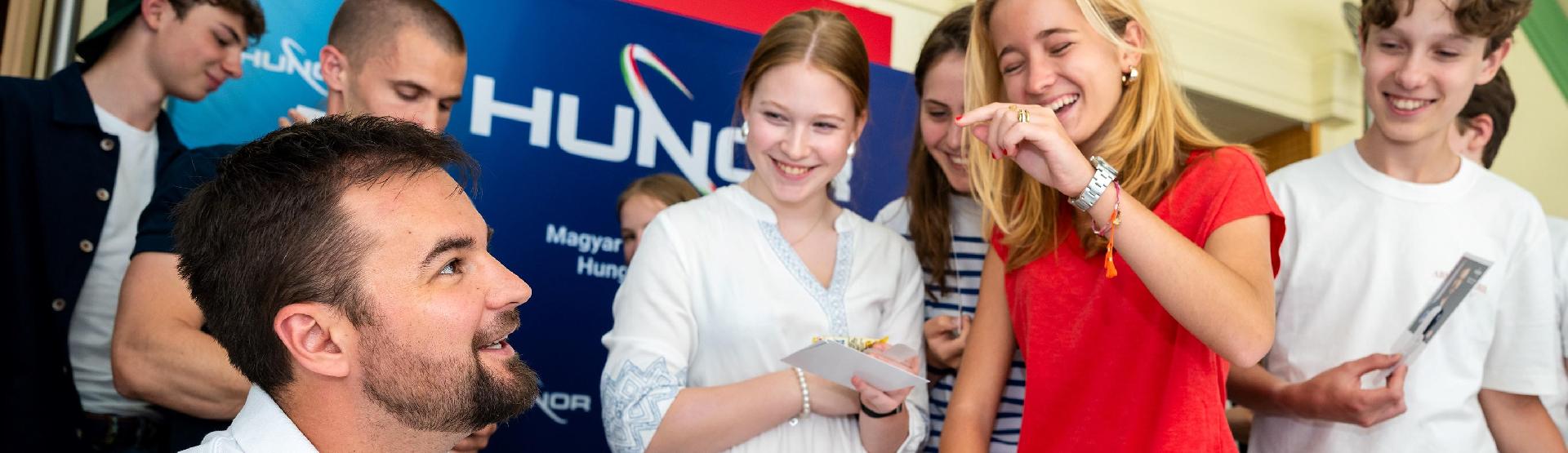 Irodalmi csocsótól az űrmisszióig – magyar sikerek Bécs kulturális színpadán